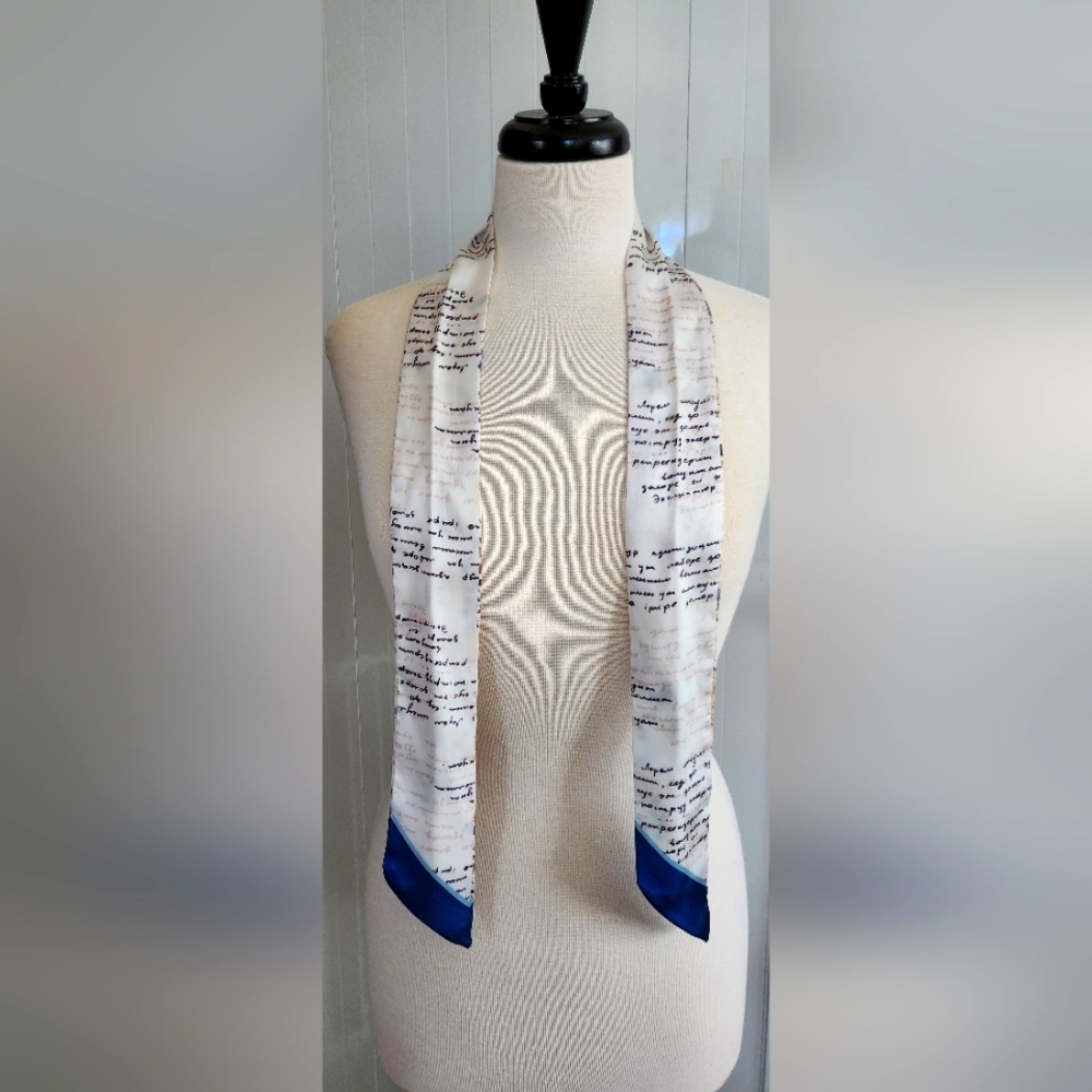 Scarf from shein. Color cream.